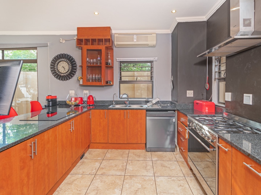 5 Bedroom Property for Sale in Leloko Lifestyle Estate North West